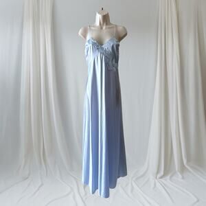 Vintage Vanity Fair Collectibles Nylon Eyelet Embroidery Long Slip Size 34, Blue